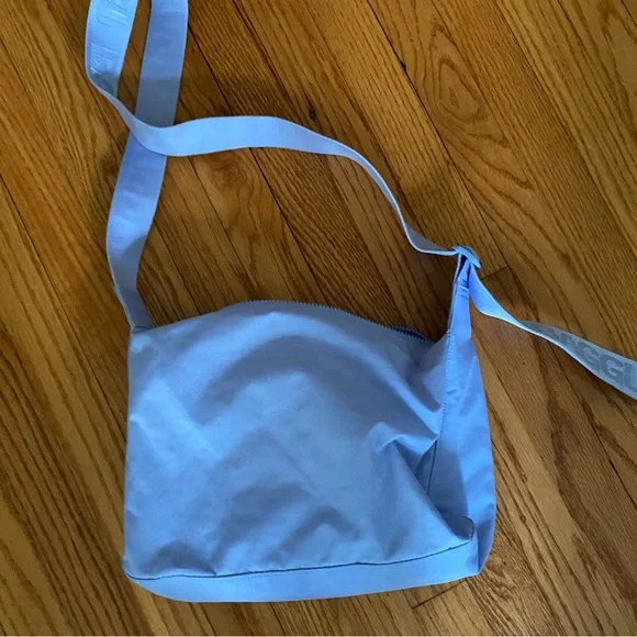BAGGU Medium Cargo Crossbody - Picture 2 of 5